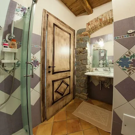 Cuccumiao 招待所 3*